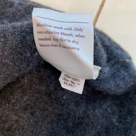 REI COOPERATIVE LAMBSWOOL SWEATER MEN’S LARGE GREY V NECK LUXURY Preppy Outdoors - Picture 2 of 8